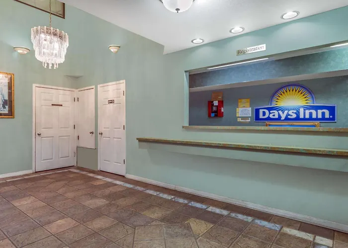 Motel: Days Inn Windcrest By Wyndham San Antonio